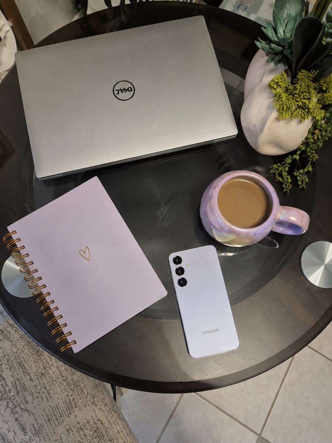 Flatlay of blogging items Flatlay of blogging items
